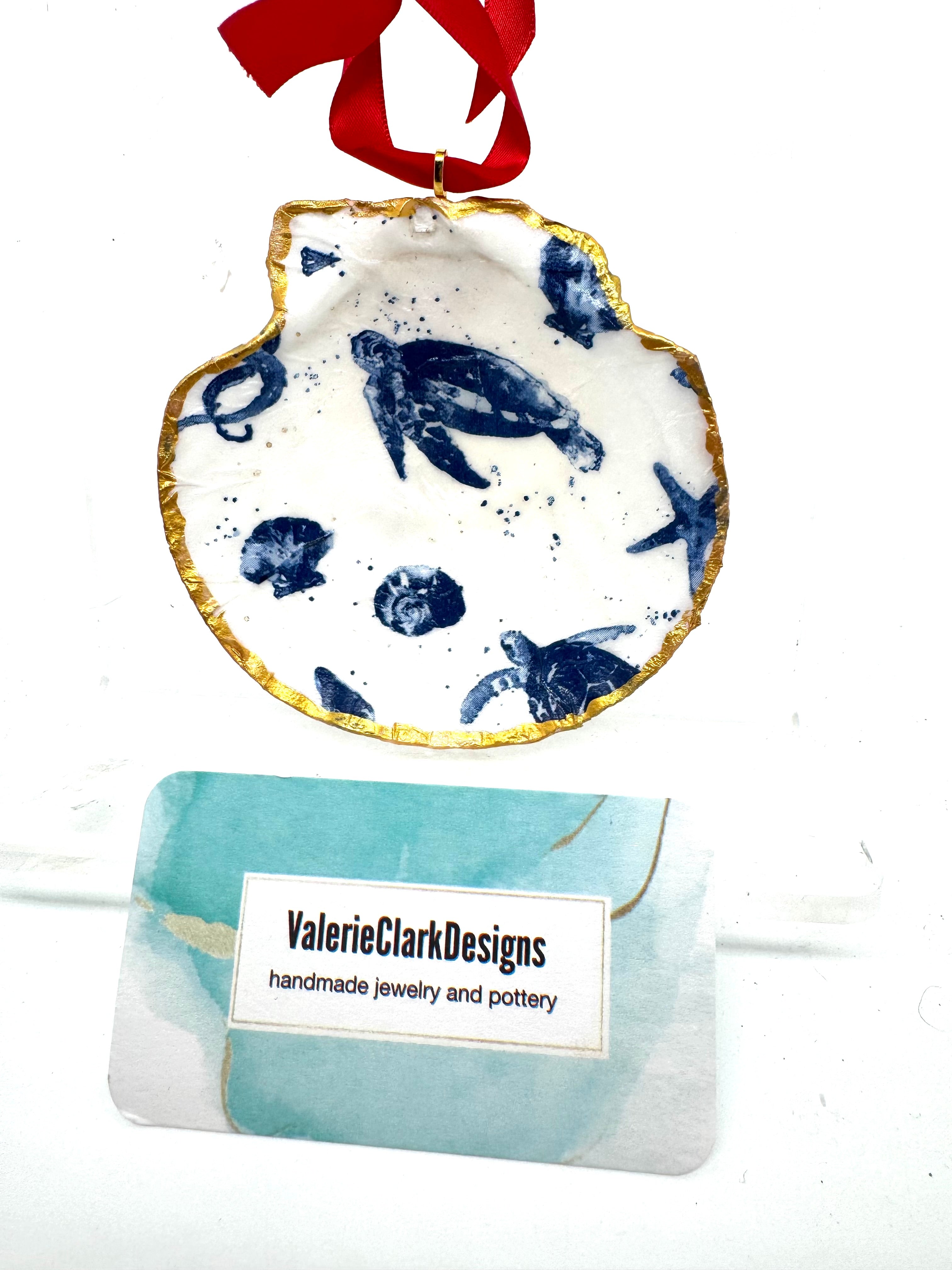 4.5 “ Shell ornament with sea turtles
