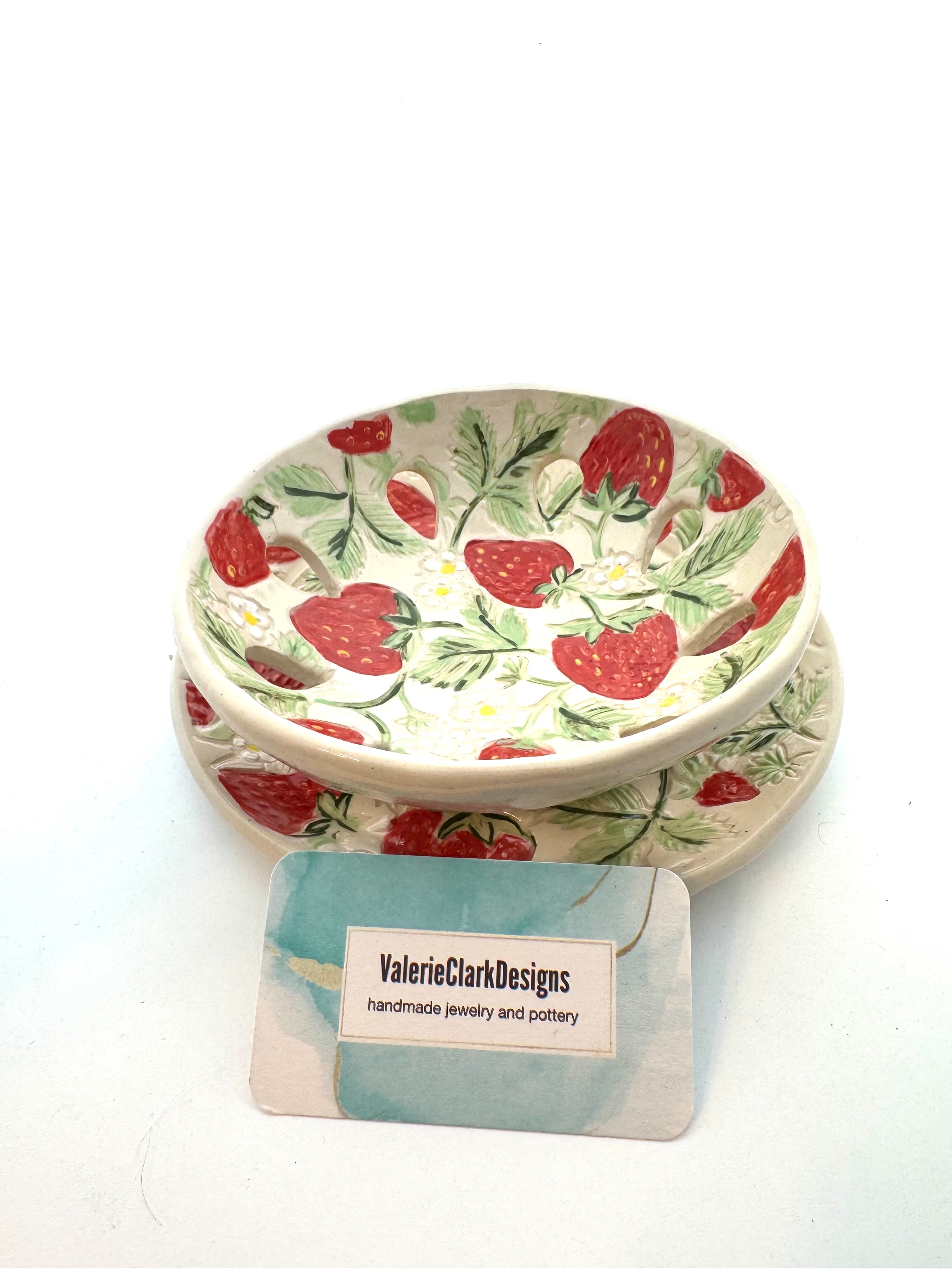 6” Berry bowl  and plate strawberry bowl