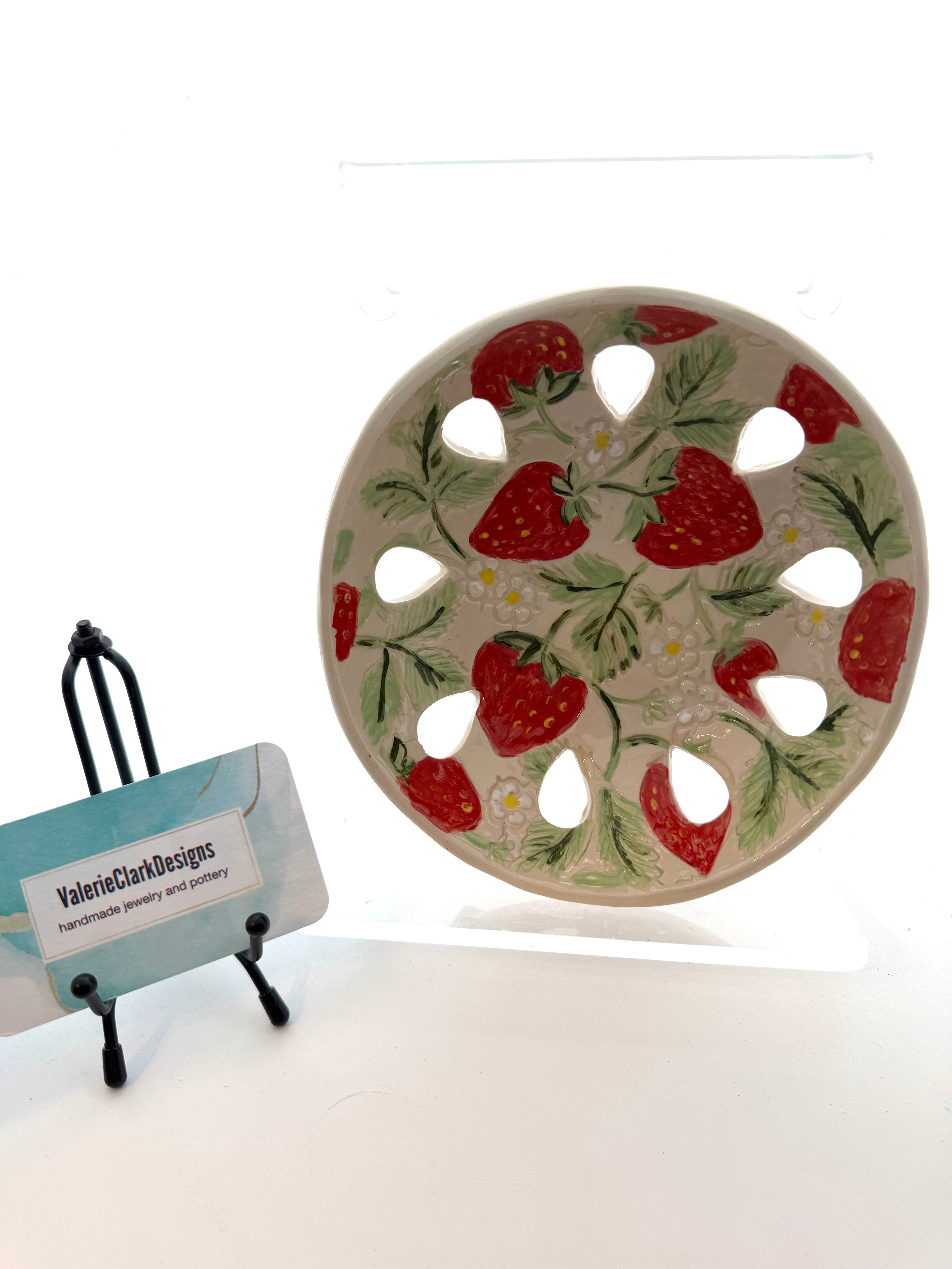 6” Berry bowl  and plate strawberry bowl