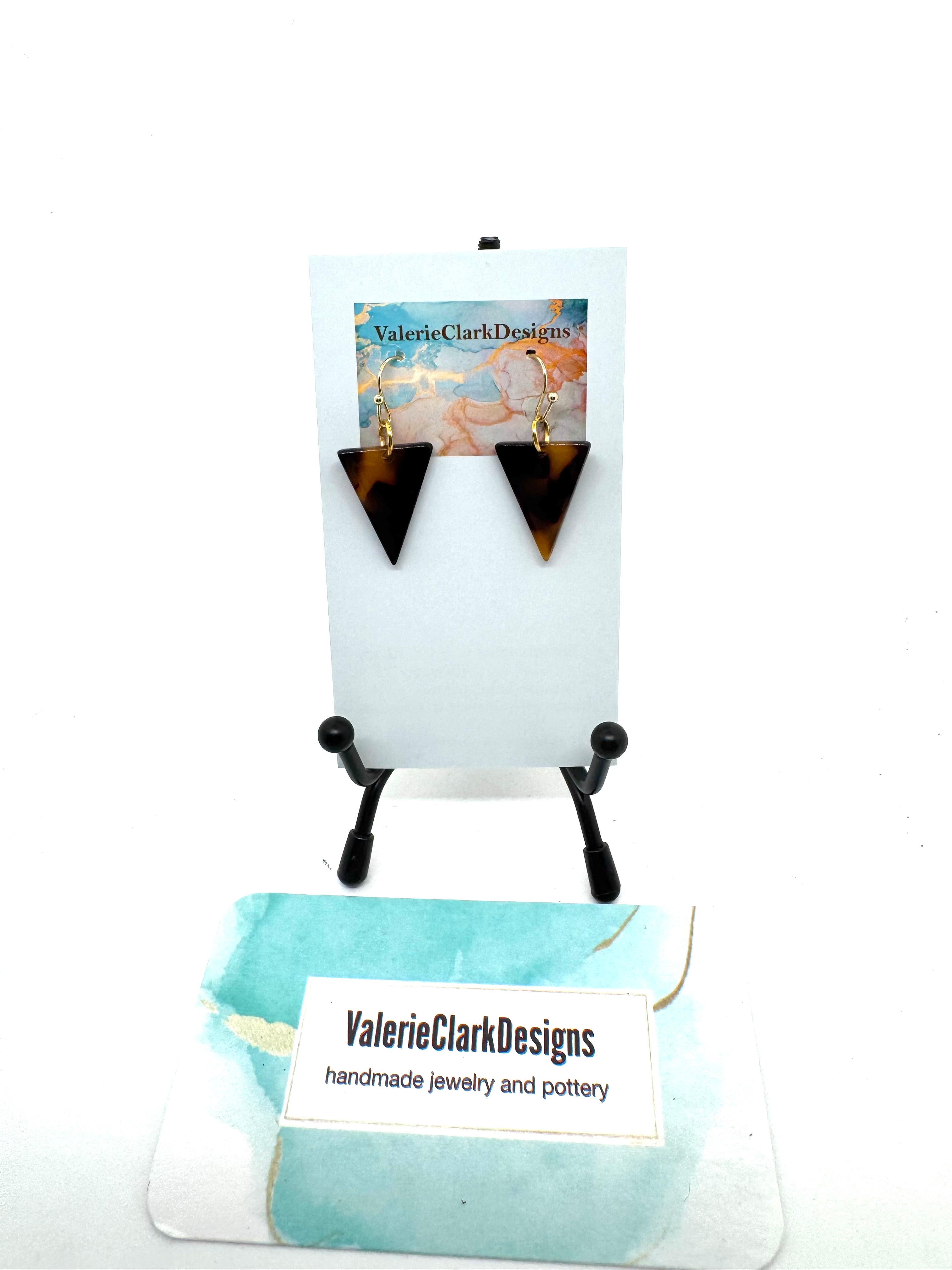 Tortoise 3/4” triangle resin earrings